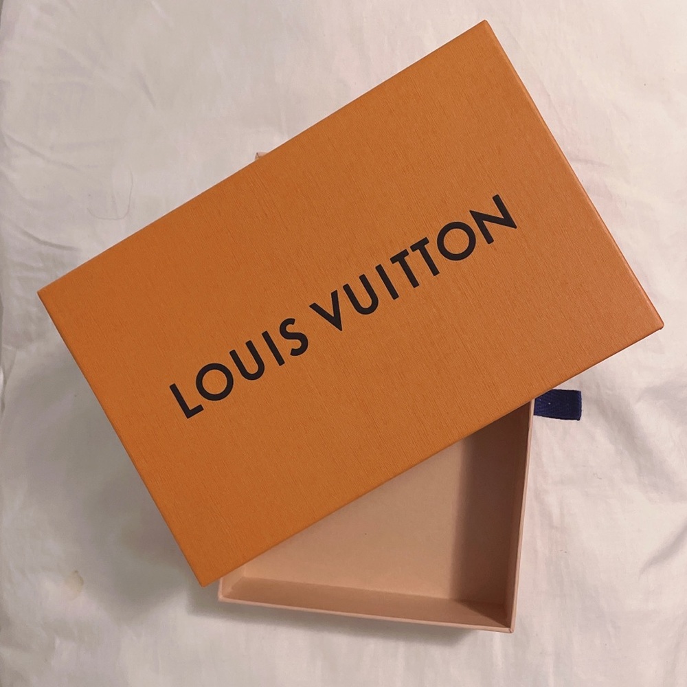 LV long wallet box